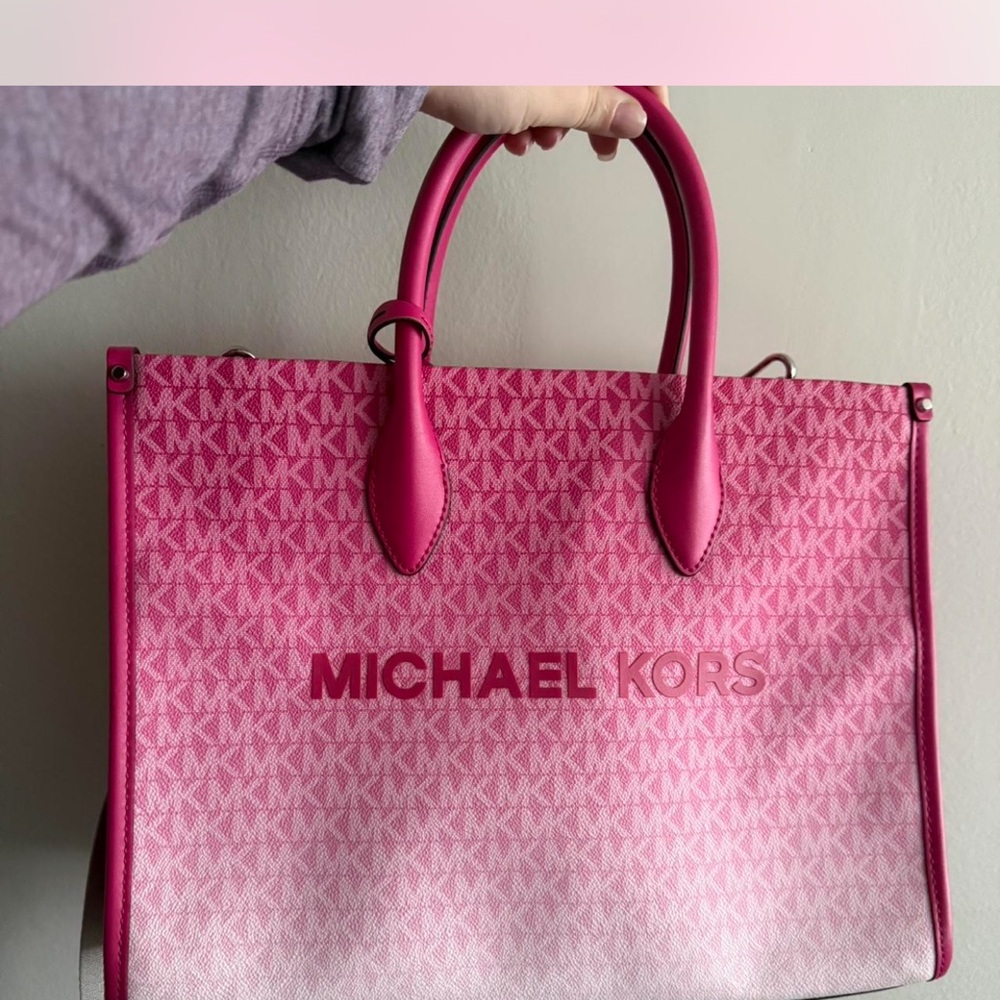 Michael Kors Signature Pink Tote